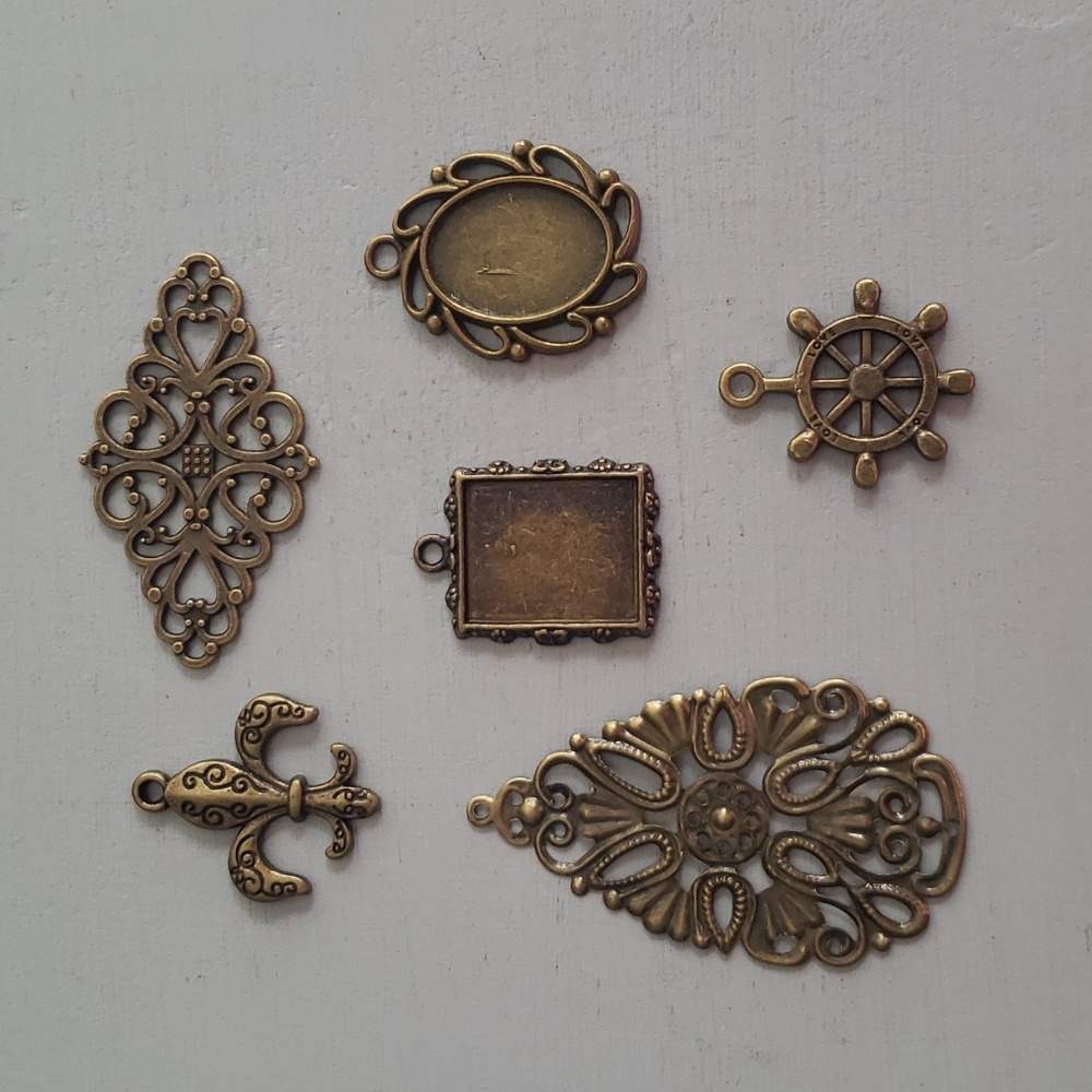 Lot of Charms / Pendants Metal